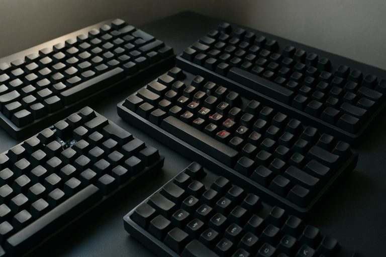 Top 5 teclados mecánicos gaming TKL por menos de 150 € a la venta en España ordenados por calidad del switch